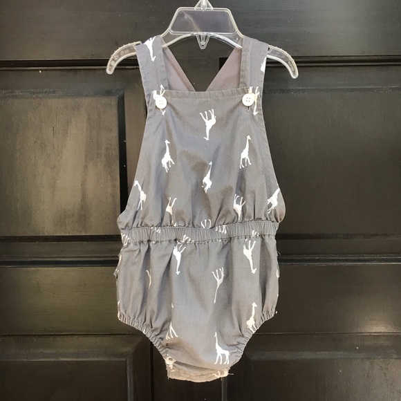 Old Navy Other - Old Navy HTF giraffe romper gray and white baby